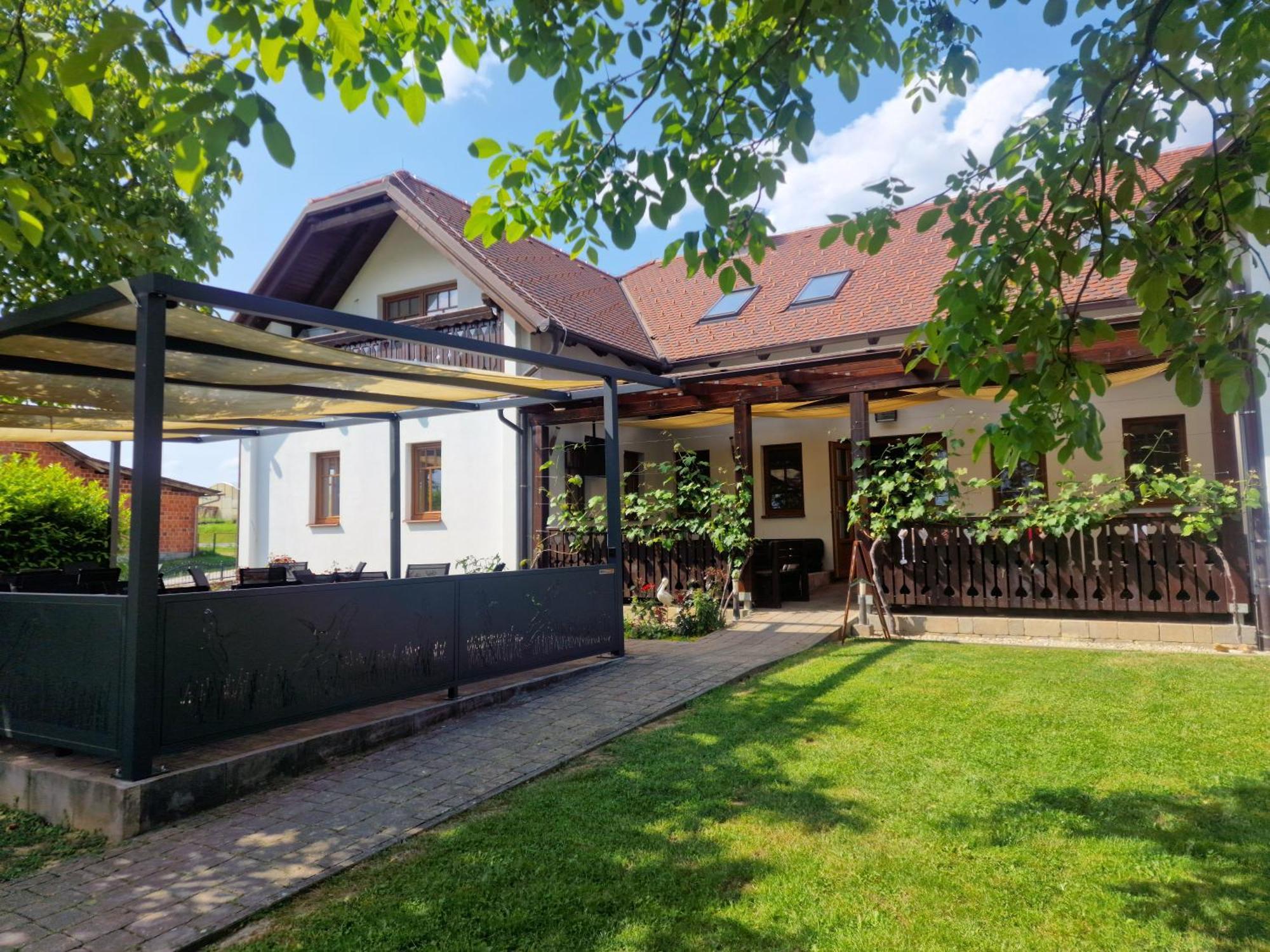 Pri Storklji Hotel Moravske-Toplice Eksteriør billede